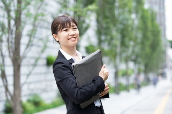 あっさり去る片思いの女 ｜失恋から学ぶ自己成長のステップ